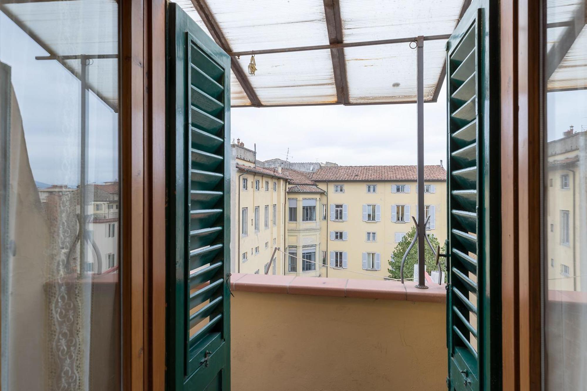 San Zanobi Nest In Florence