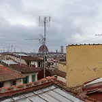 San Zanobi Nest In Central Florence
